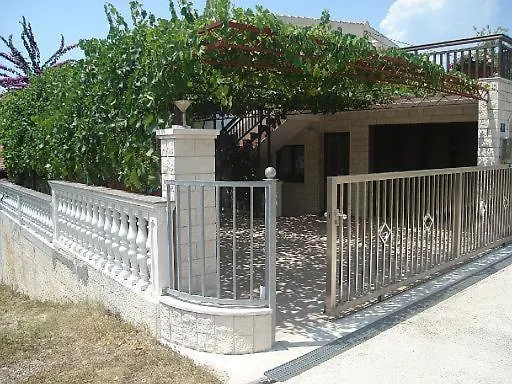 Apartment Knez Trogir 0*,